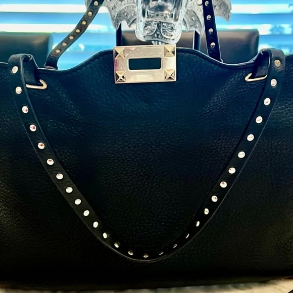 Valentino Garavani Rockstud Tote - Picture 3 of 14